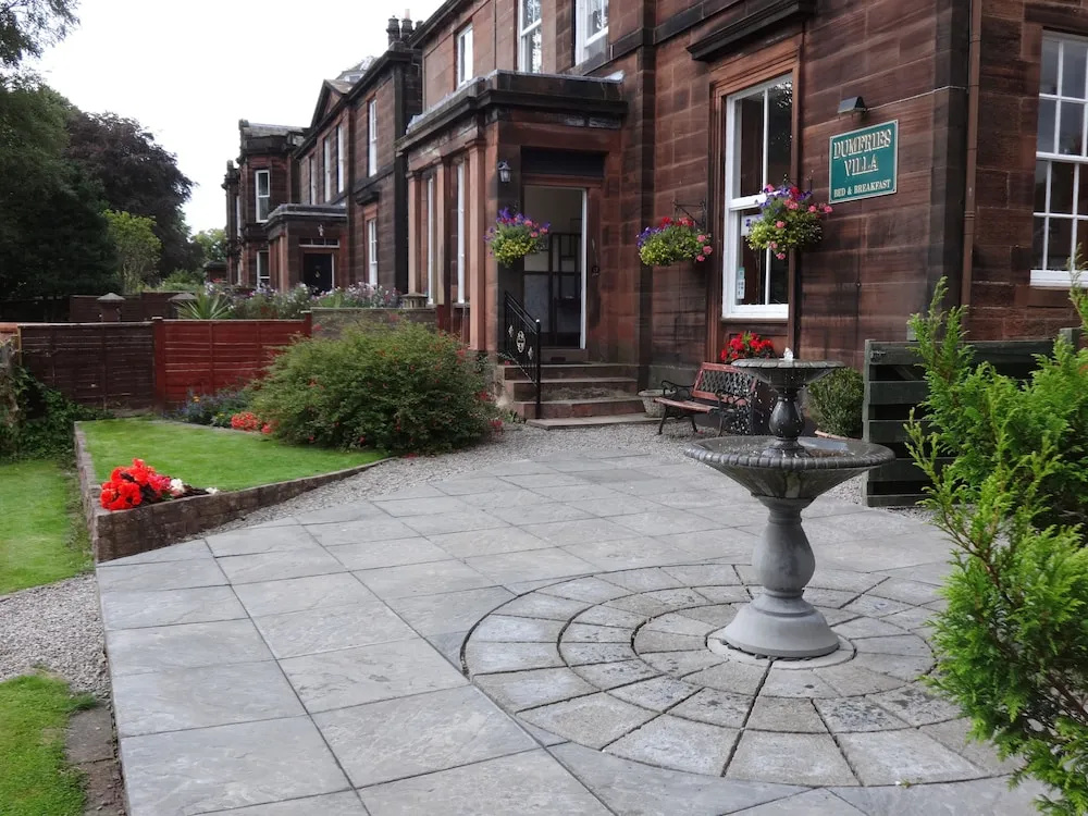Dumfries Villa