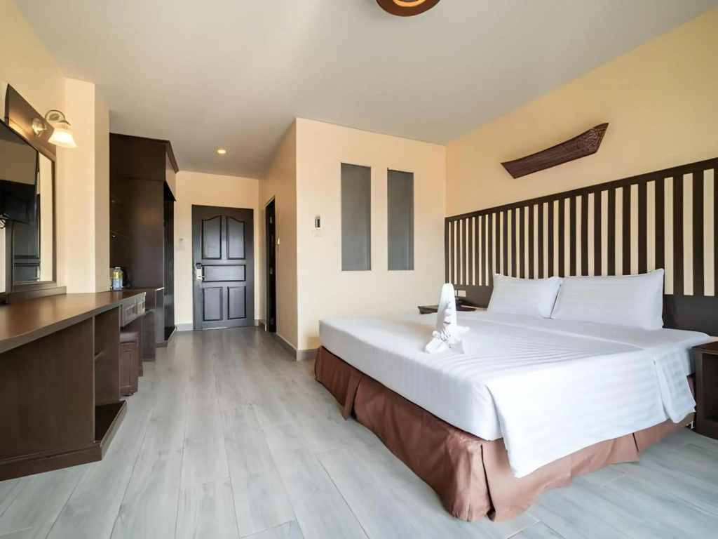 Sunday JA Plus Hotel