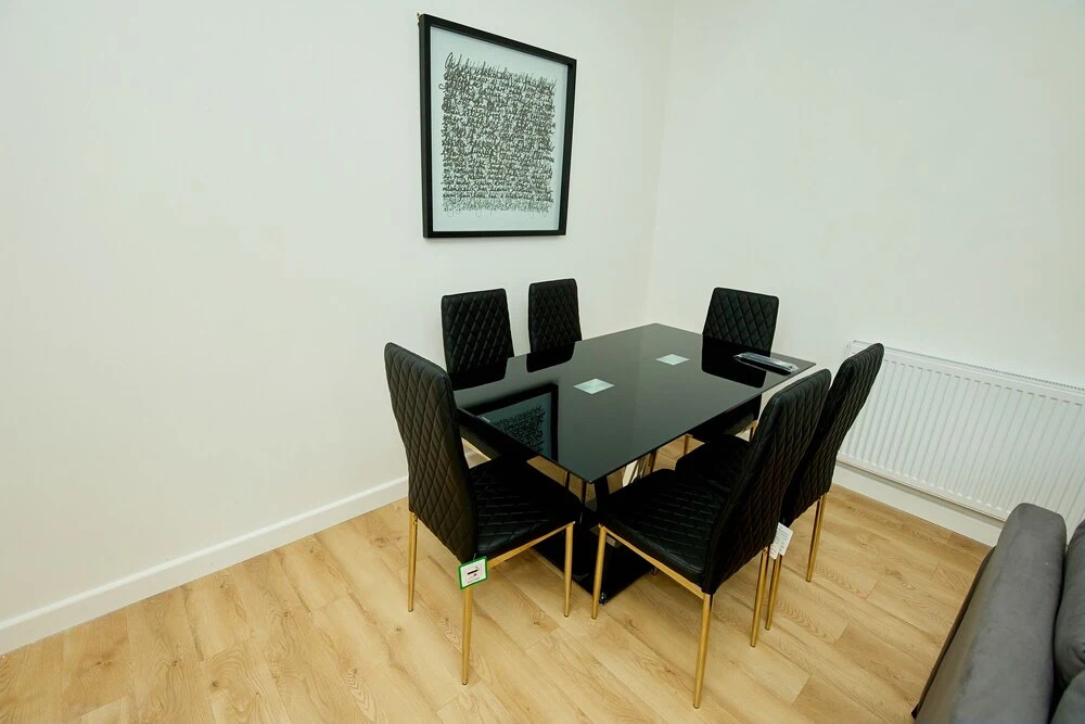 Charming 5-bedroom House in the Heart of Bexley