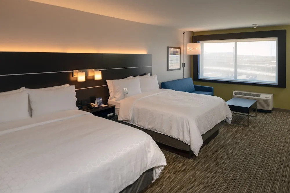 Holiday Inn Express & Suites Tulsa Downtown By Ihg