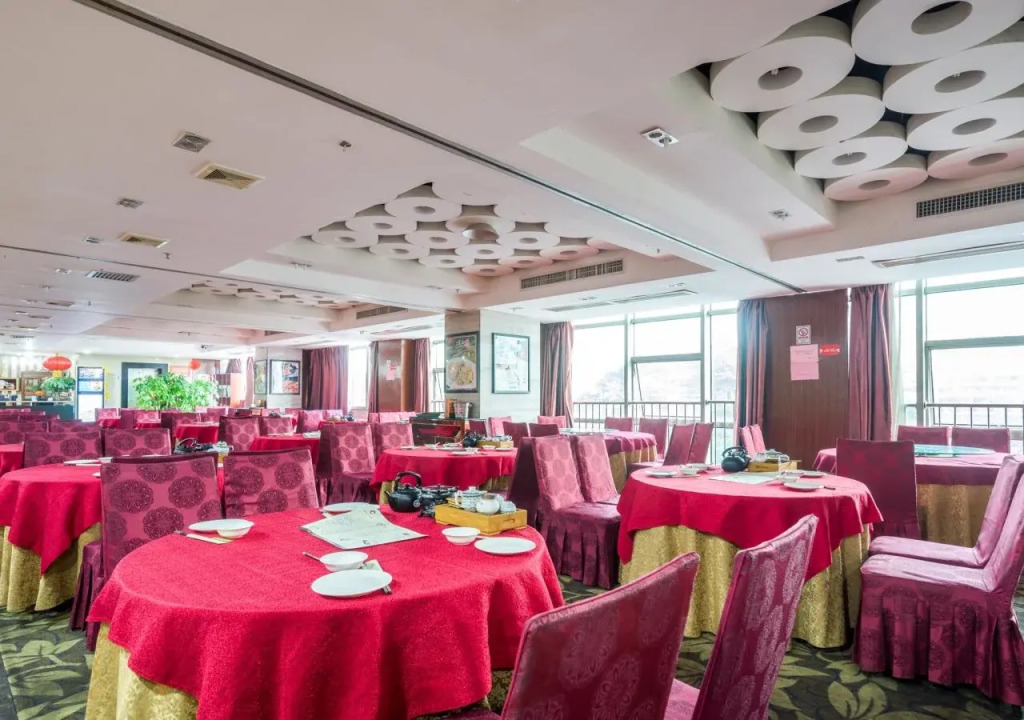 Spring Time Hotel