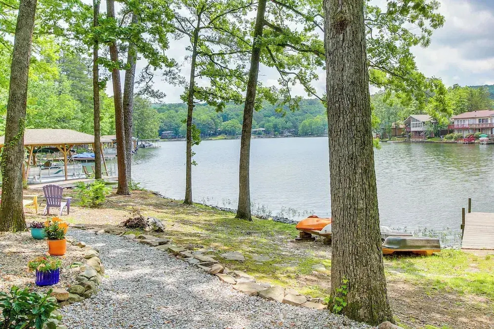 Scenic Studio on Lake Desoto w/ Patio!
