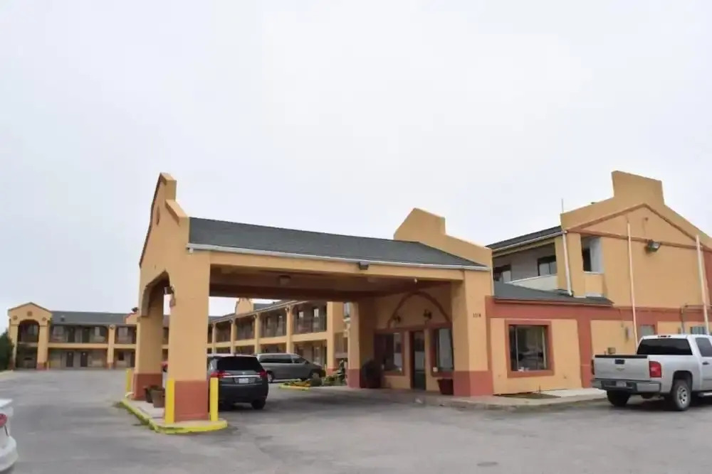 Delux Inn