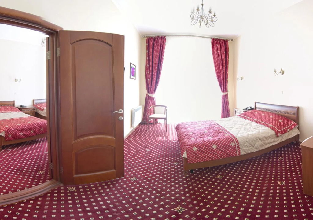 Riviera Hotel