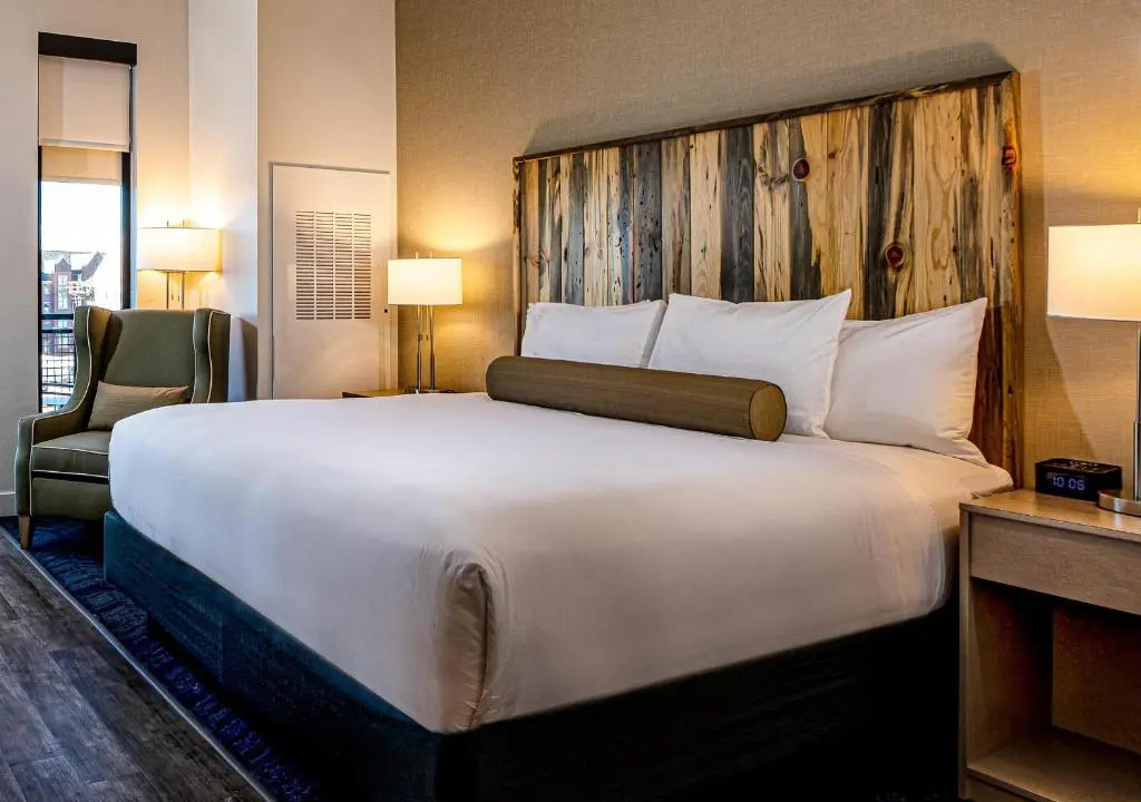 Hotel Maverick