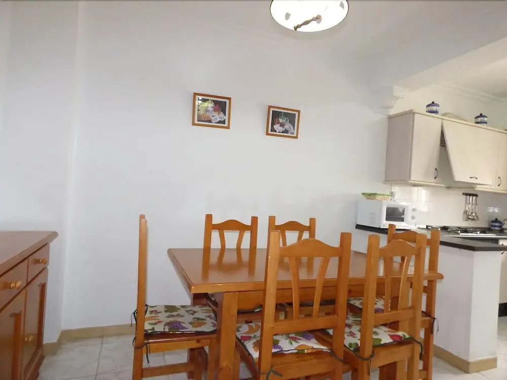 Cadiz 102479 3 Bedroom Apartment By Mo Rentals