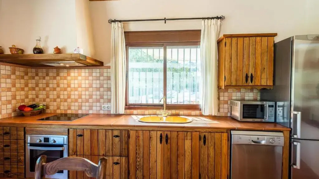 Casa Jose Manuel El Gastor by Ruralidays