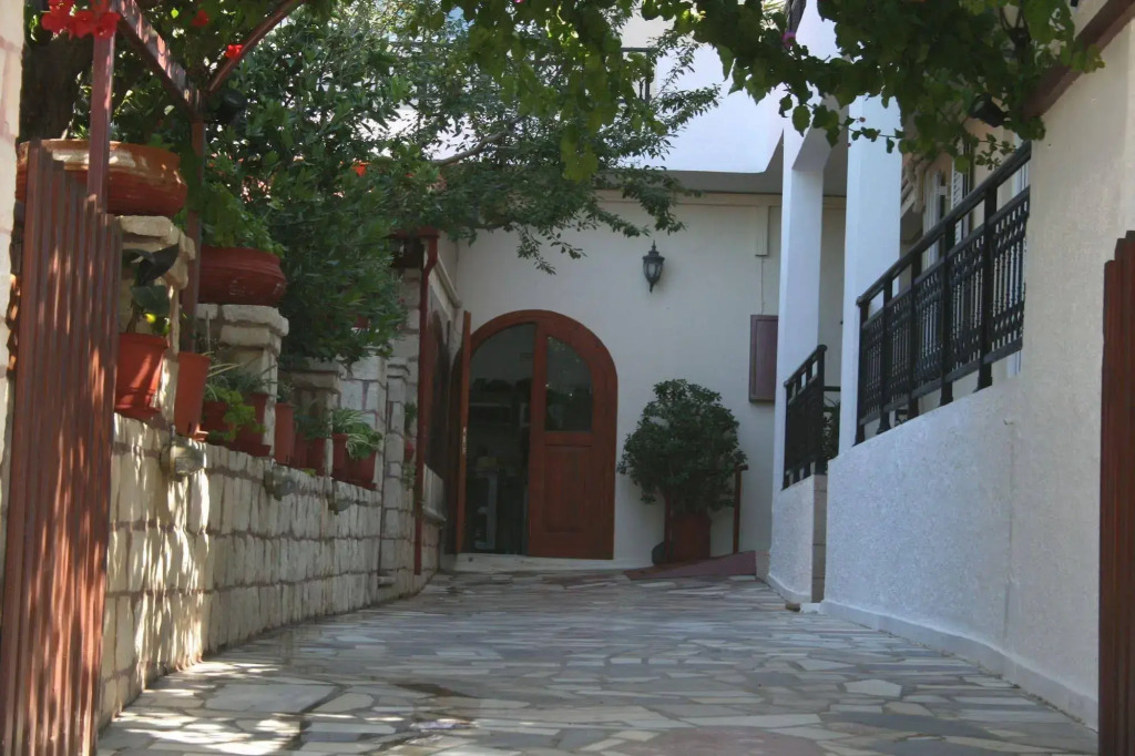 Kastro Apartments