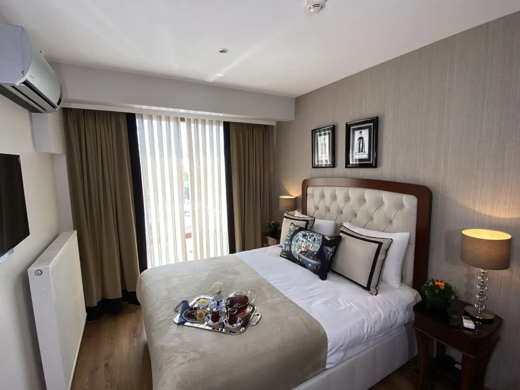 Four Doors Hotel