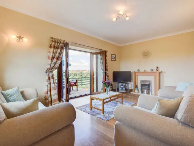 Holiday Home Dinas y Gadair