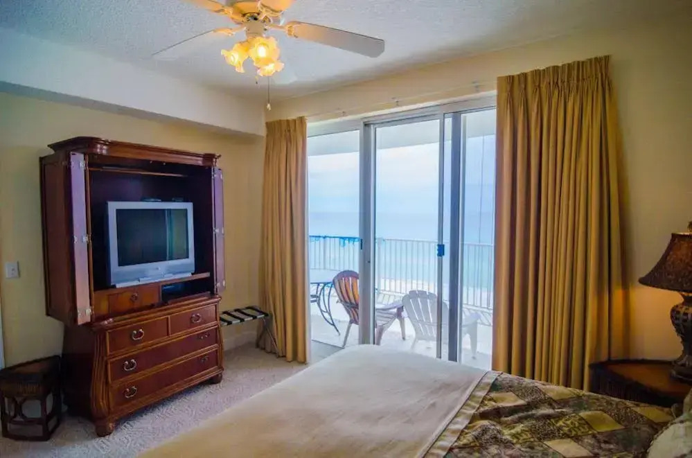 Twin Palms 904