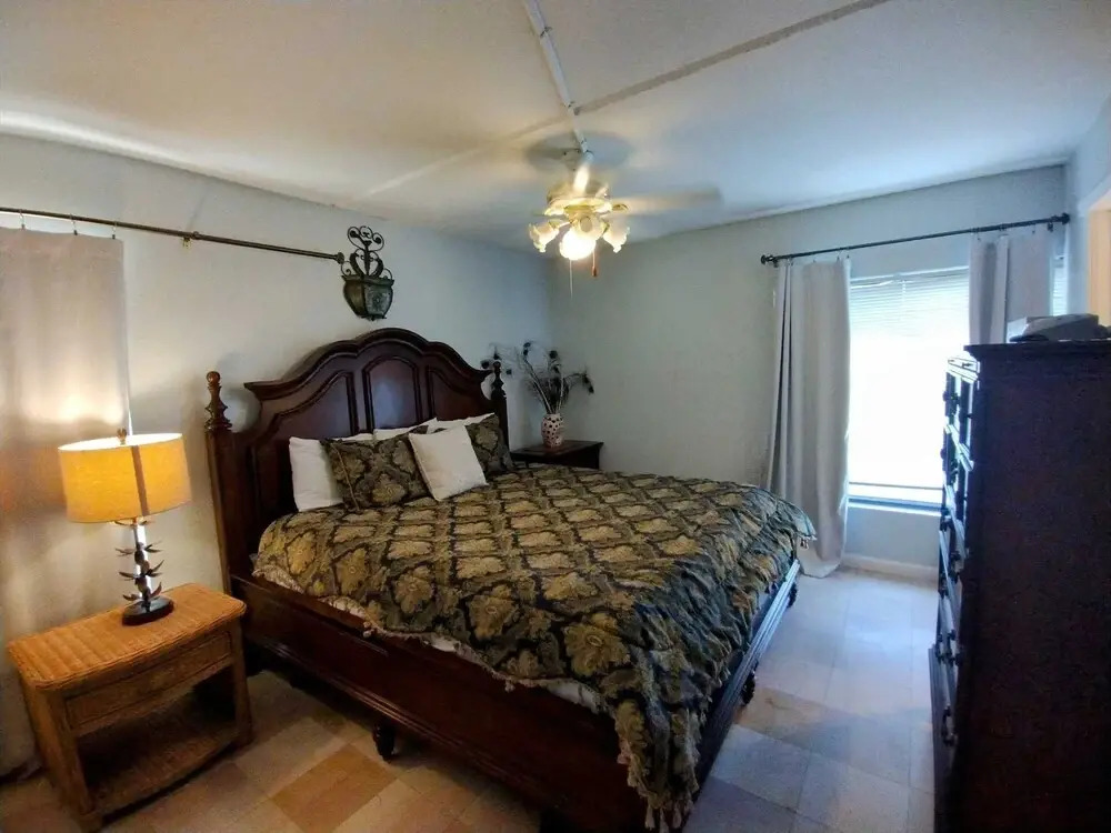 Landfall Towers 71 Minium 2 Bedroom Condo by RedAwning