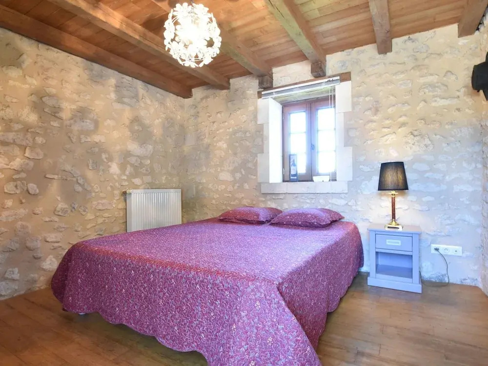 Beautiful Holiday Home With Swimming Pool, Walking Distance From the Centre of Verteillac