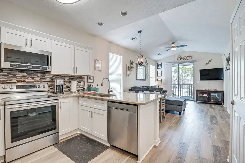 4 Mi to Ocean: Breezy Golf Condo in Myrtle Beach