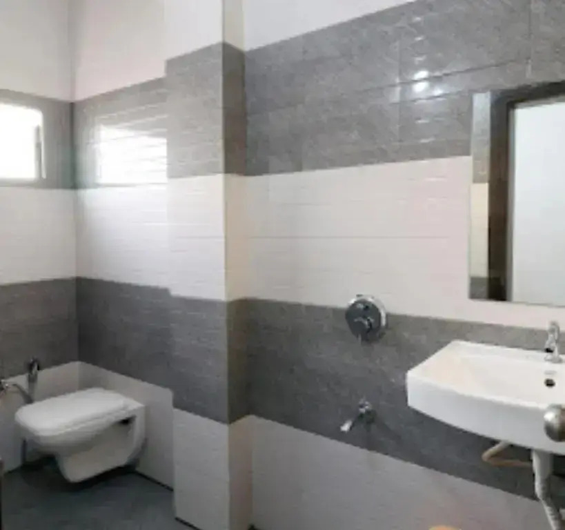 Hotel Bhavya