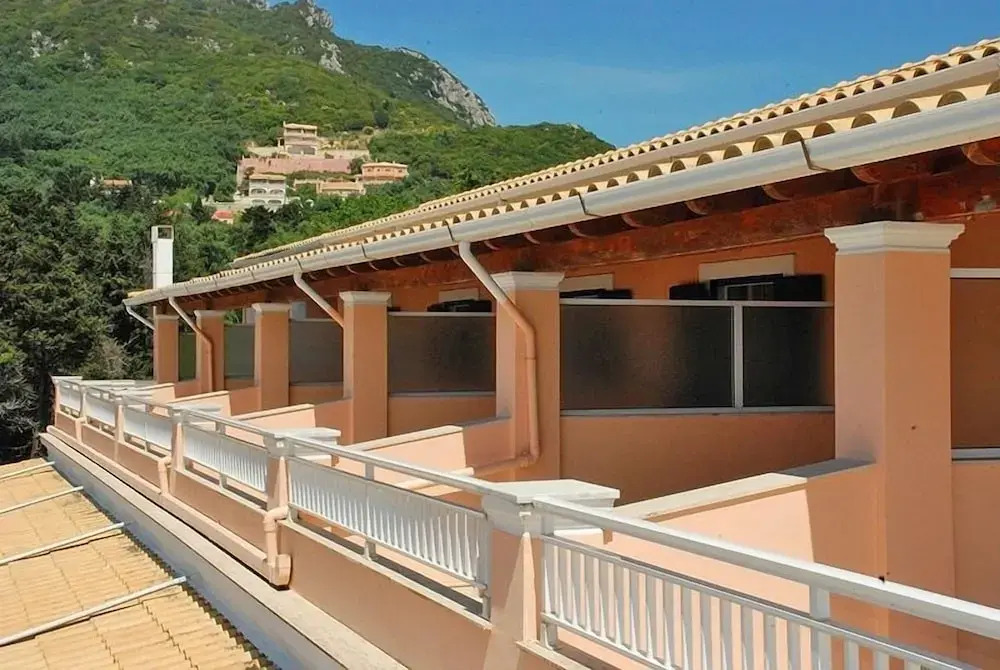 Paramonas Hotel