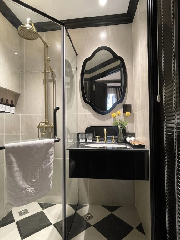 Le Bonheur Hotel