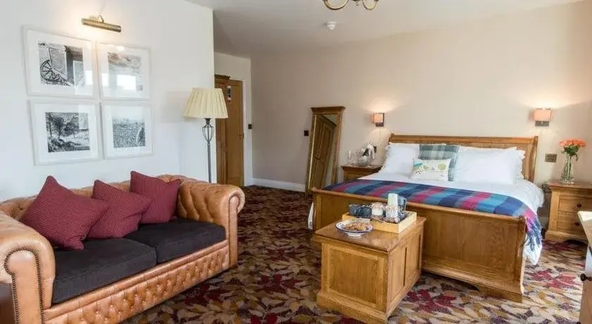 Three Horseshoes Inn
