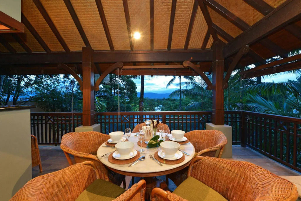 Palm Bliss Villa - A Central Balinese Pool Oasis