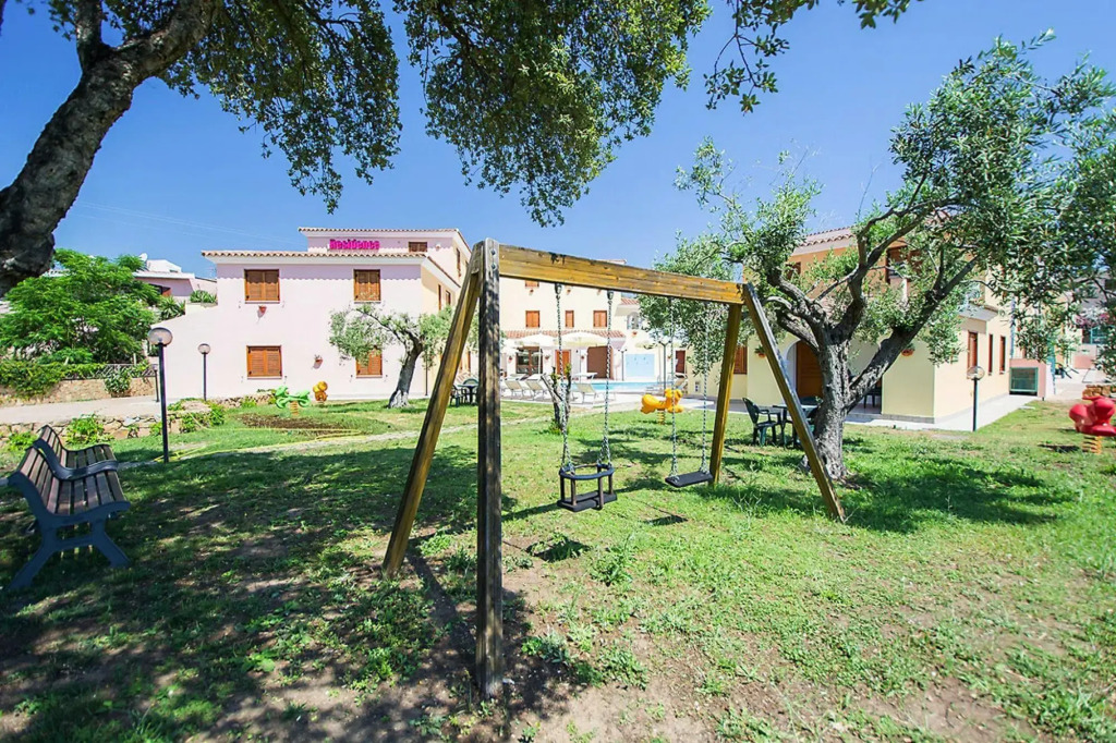 Flat close to stores in Sos Alinos