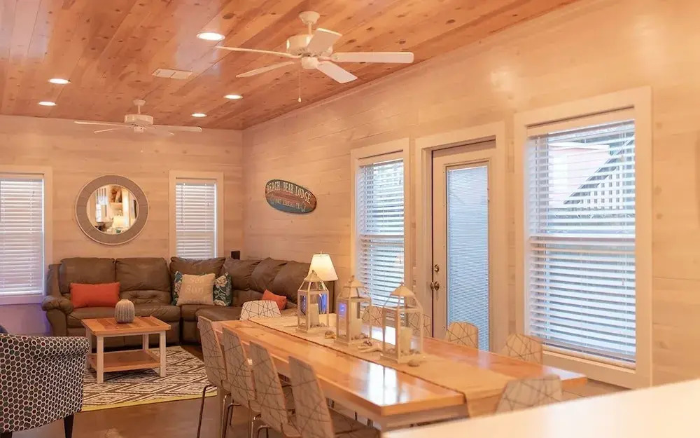 Beach Bear Lodge Unit 1 4 Bedrooms 3.5 Bathrooms Home