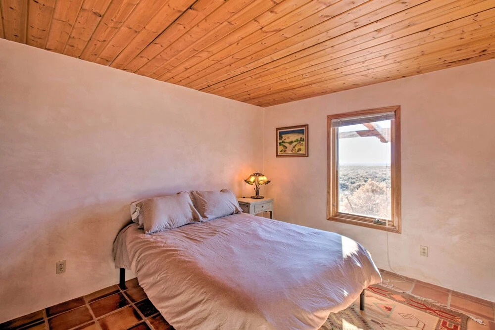 Southwest Home w/ 360-degree Mtn View, Ski Nearby!