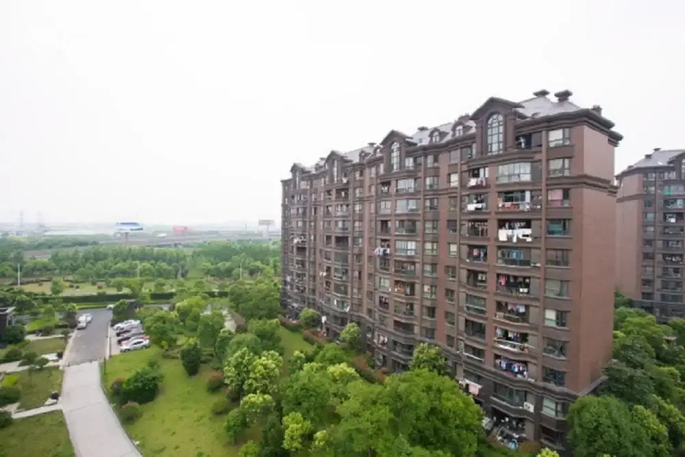 Jhouse Hongqiao Duplex Apartment