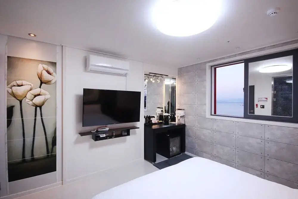 Geoje Island Sadeung K Self Check-in Motel