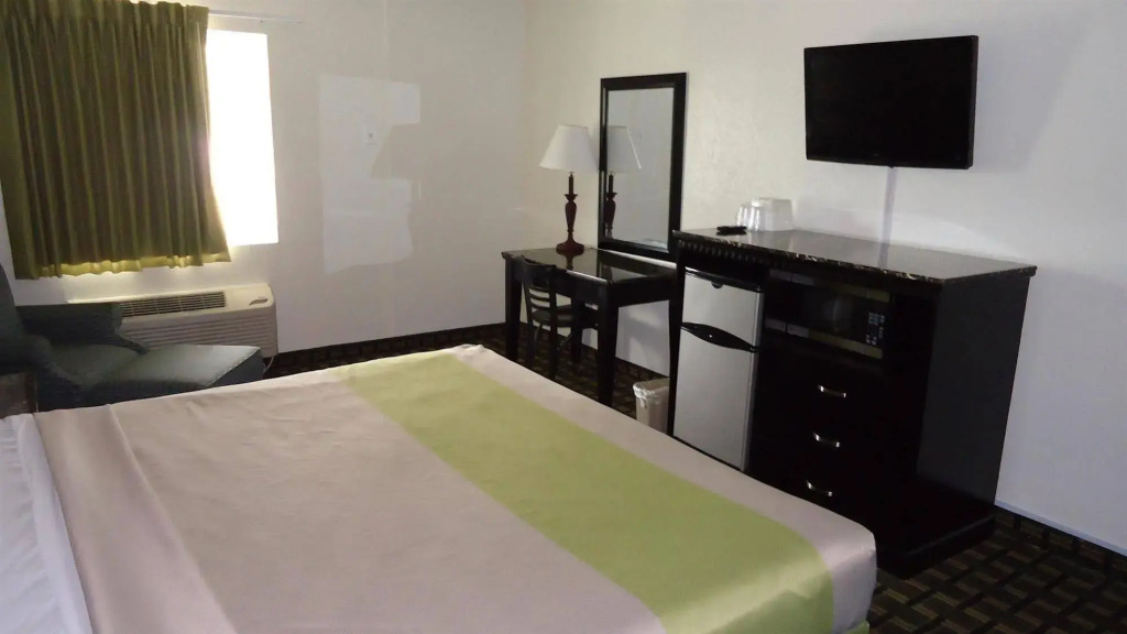 Travelodge by Wyndham LaFayette