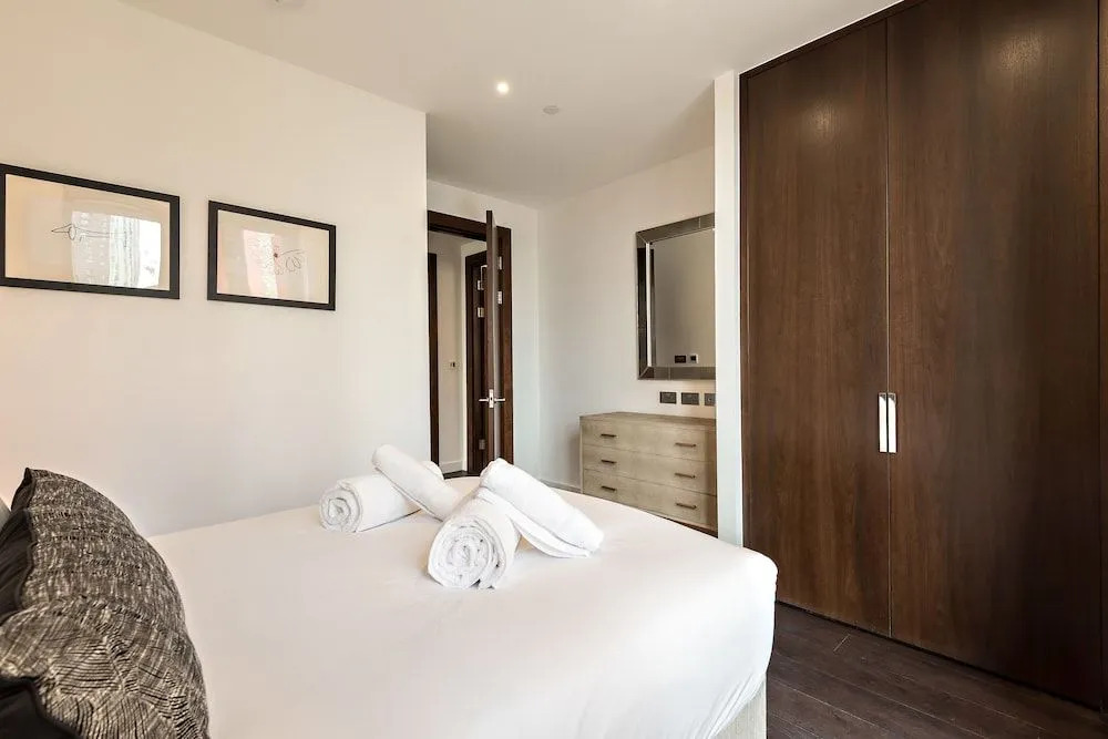 Thornes House Apartments