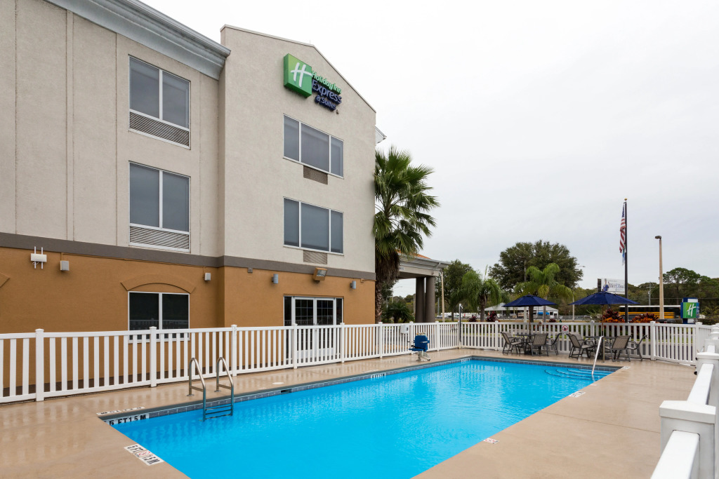 Holiday Inn Express & Suites Tavares by IHG