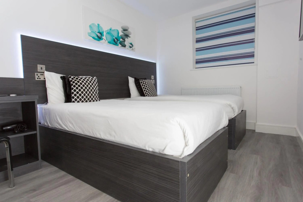 Heathrow Windsor Studios and rooms with free Wifi and Parking