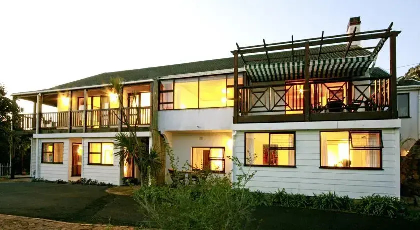 Clovelly Lodge Guest Apartments