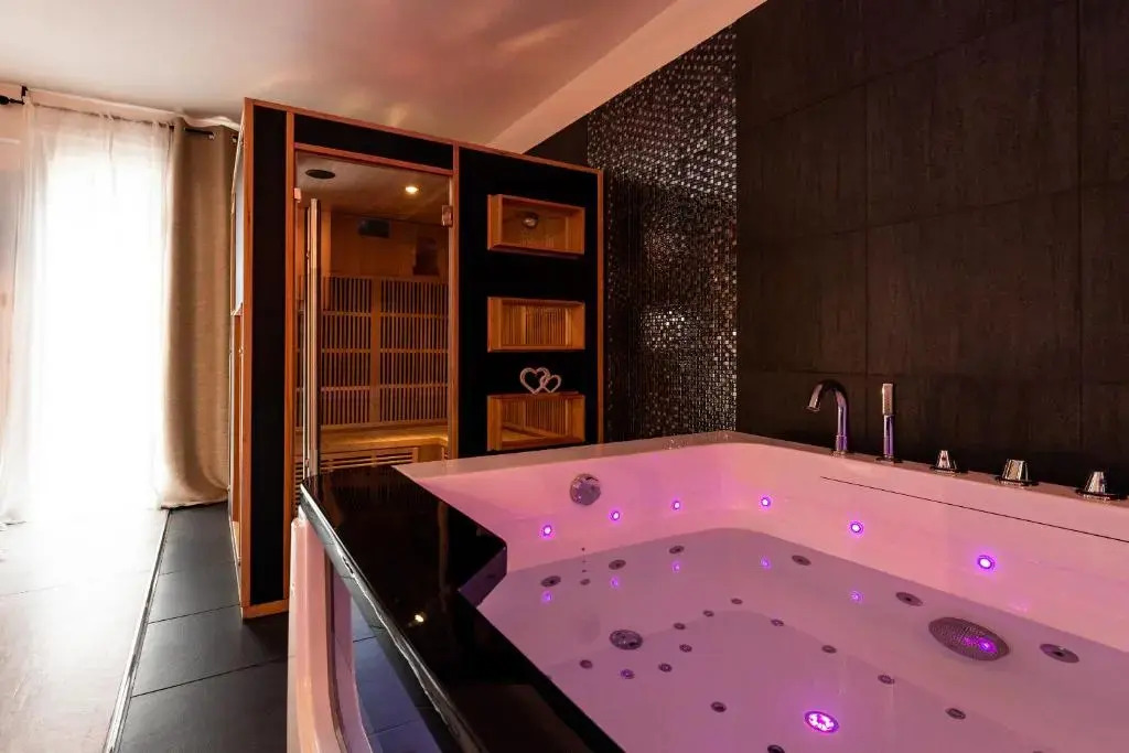 Suite and Spa 21