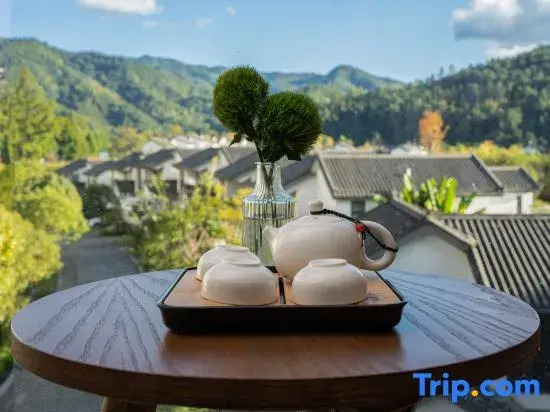 Yunhe Banshan Hot Spring Resort Hotel (Tengchong Mayugu Hot Spring Town)