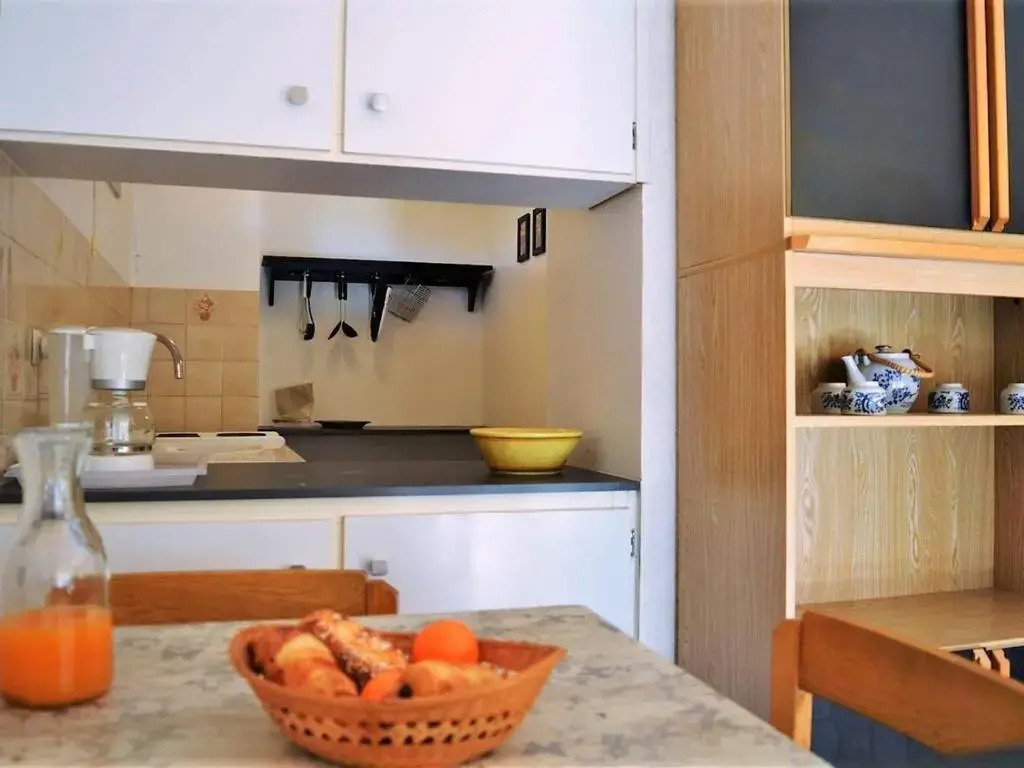 Appartement Le Lavandou, 1 pièce, 3 personnes - FR-1-251-31