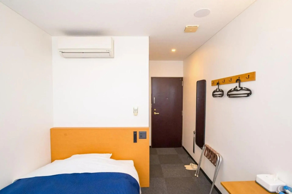 Hitachi Hotel Crane