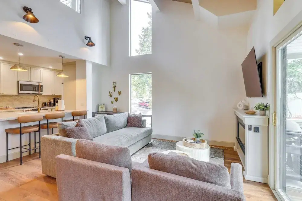 8 Mi to Northstar Slopes: Tahoe Gem w/ Fireplace
