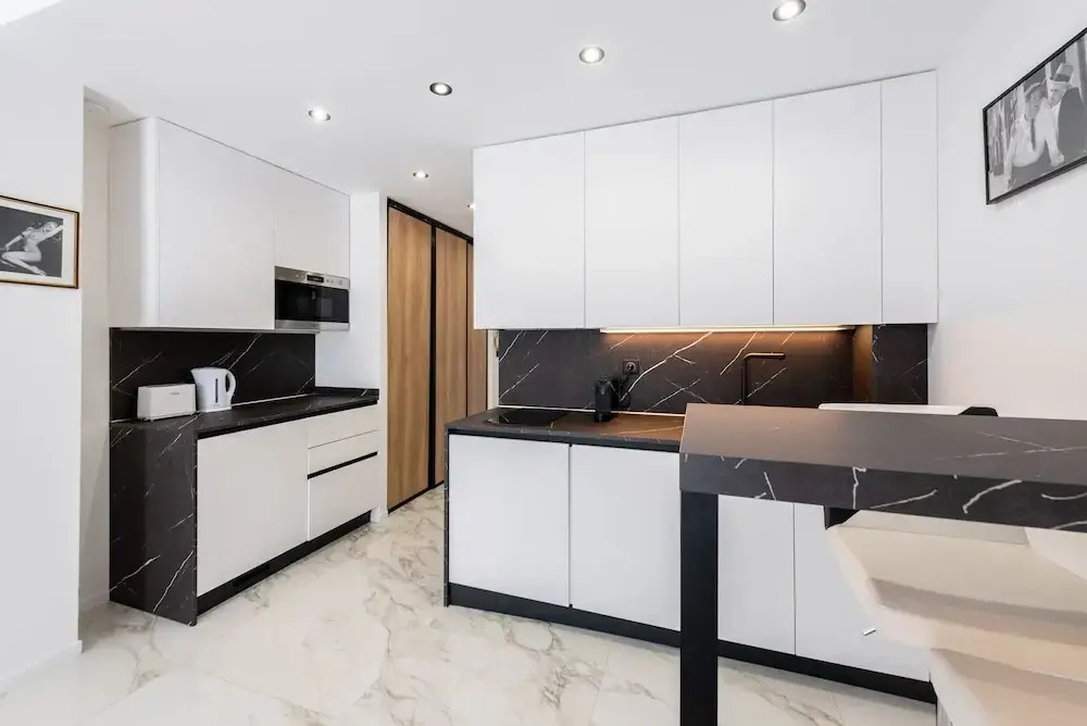 Large Studio Apartment With Terrace and sea View