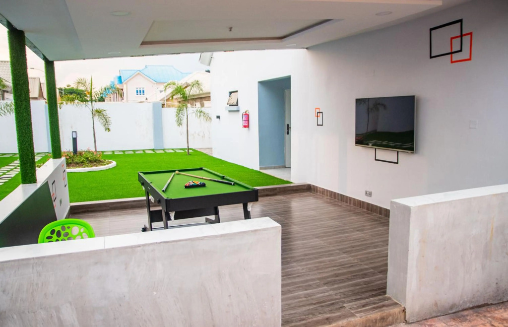 Roof top Studio+Gym+Snooker Rhodabode Apt, Nile