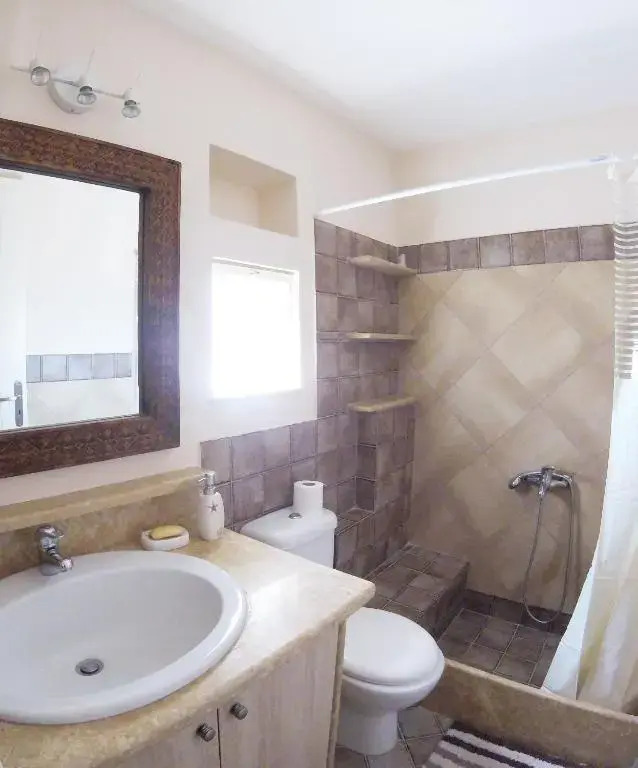 Arapakis Apartment