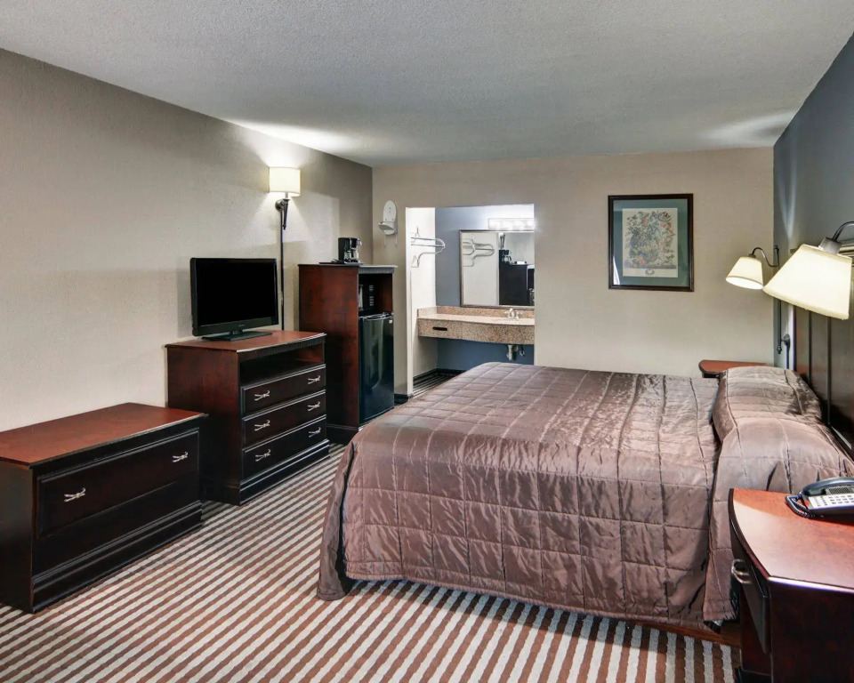 Loyalty Inn Gainesville