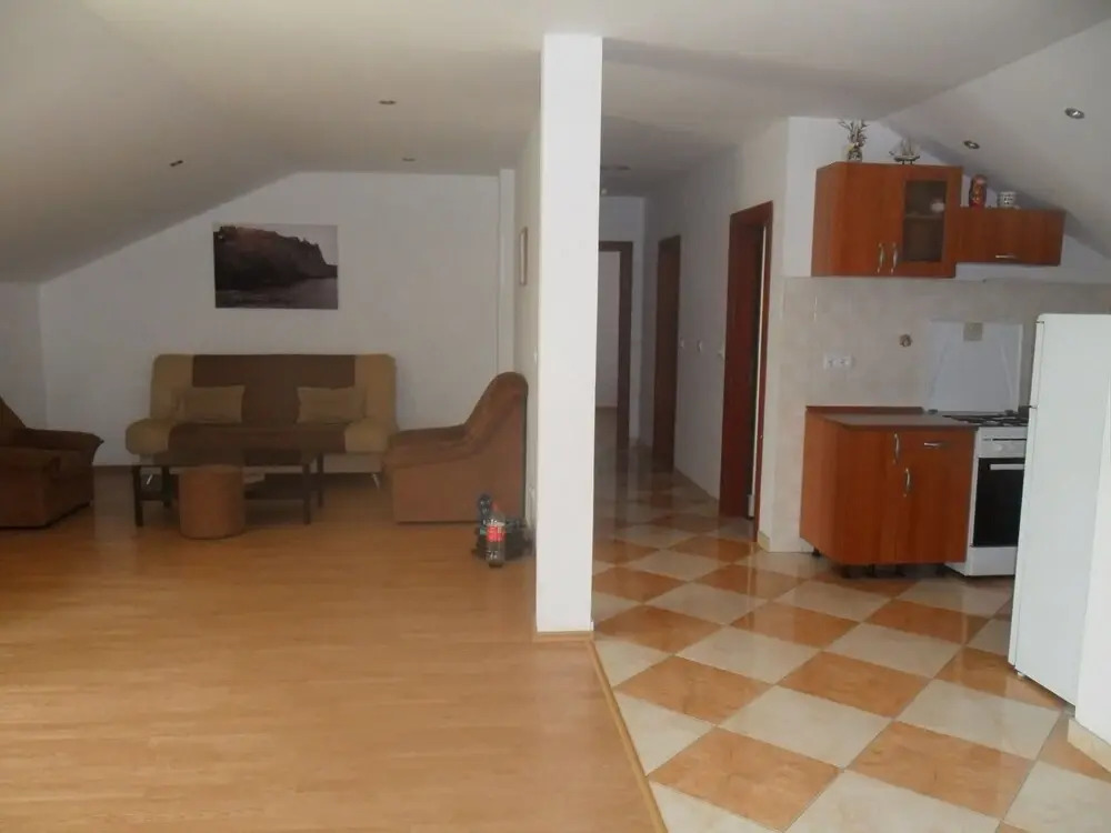 Apartment in Dubrovni With Garden