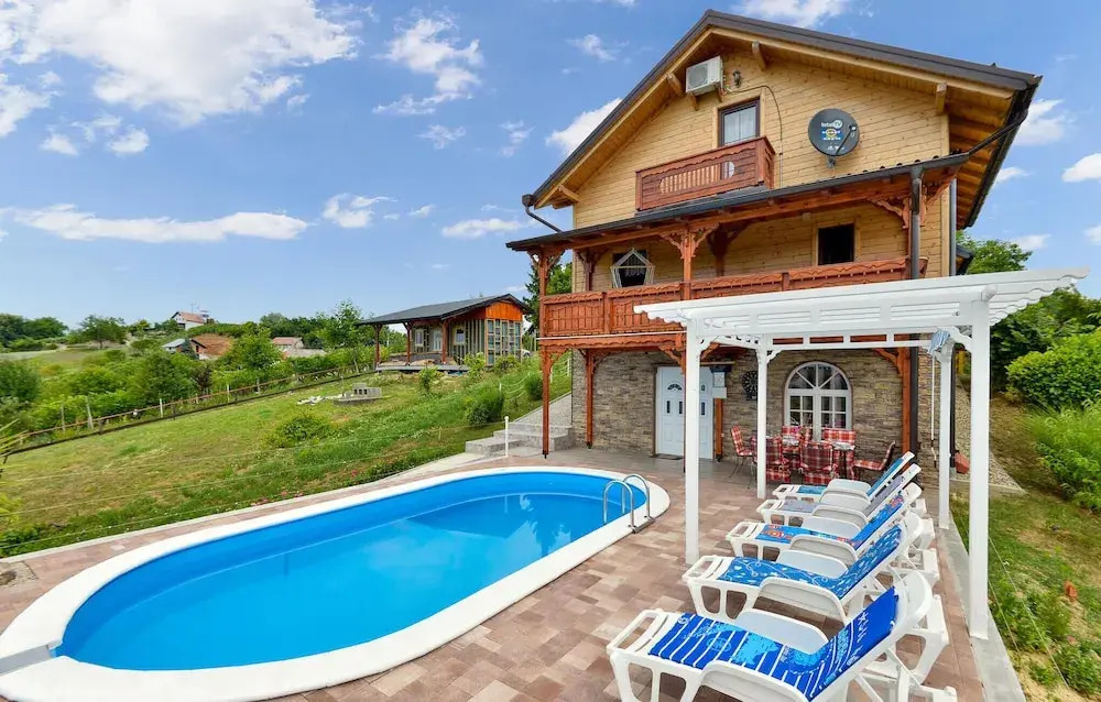 Beautiful Home In Donja Zelina