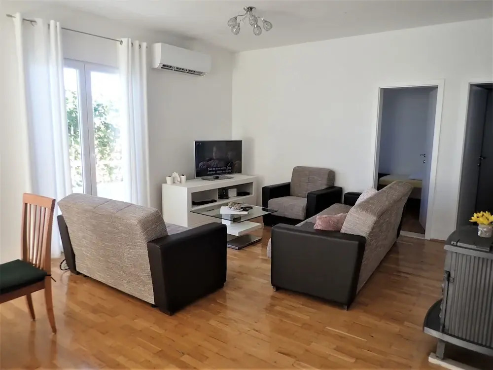 Apartments Maialena-modernly Furnished and With Nice Garden