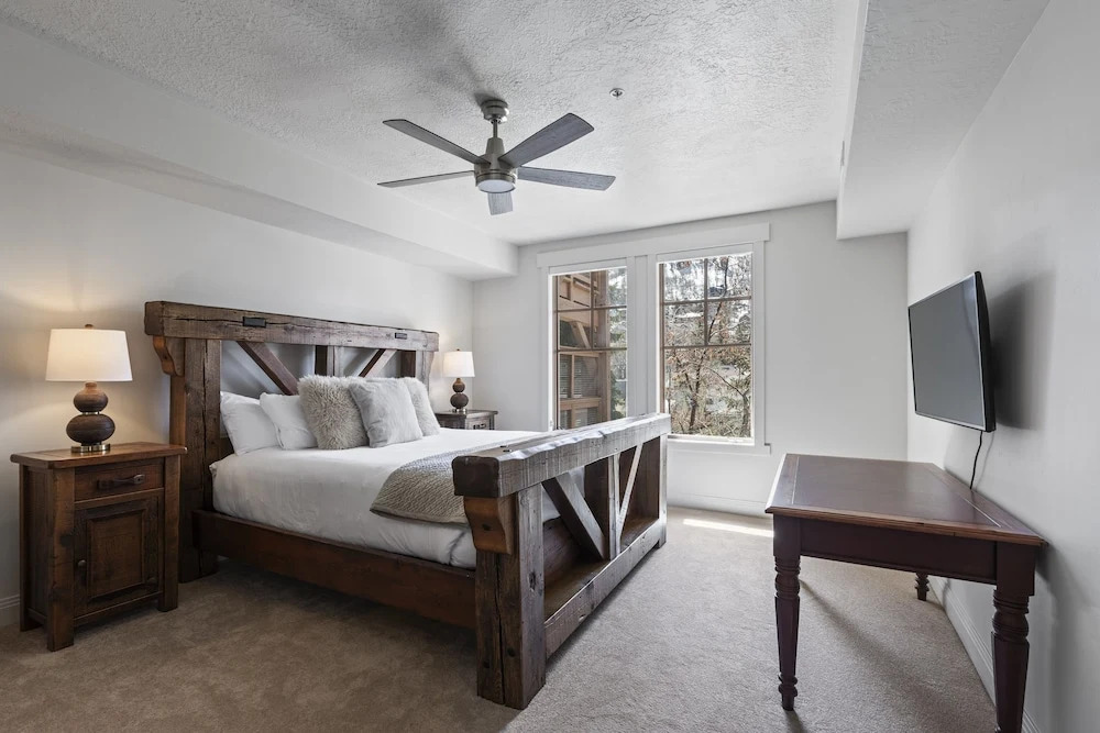 Town Pointe B205 3 Bedroom Condo by RedAwning