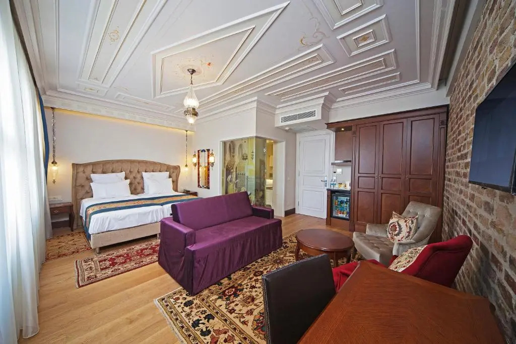 Azade Premier Hotel