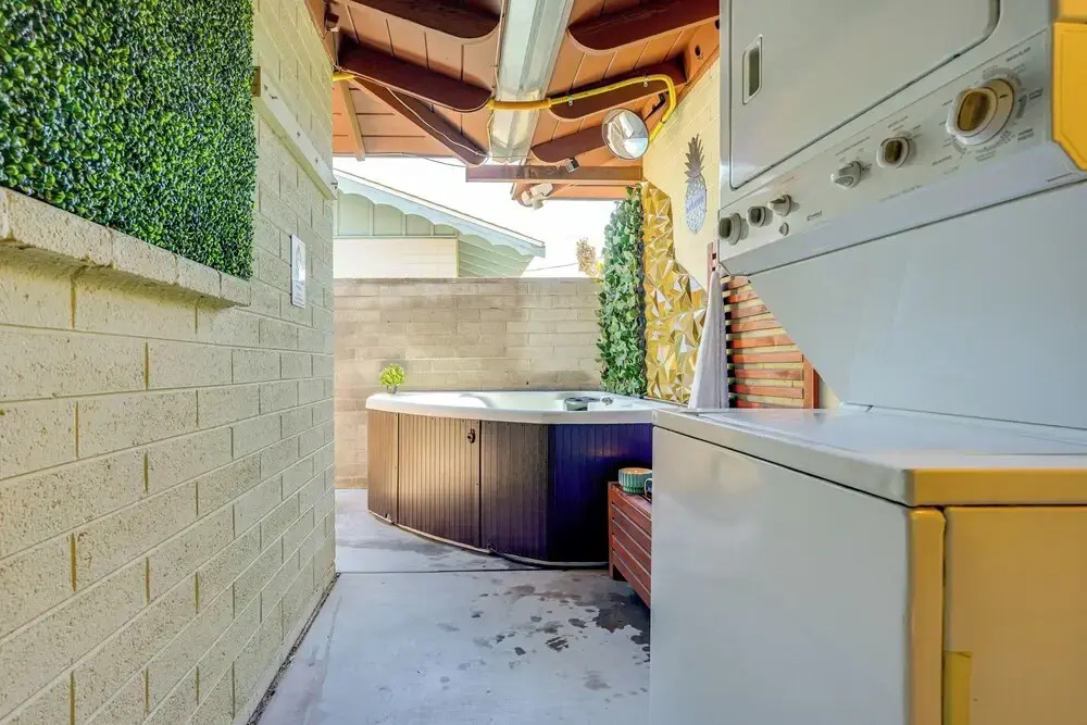2 Mi to Asu: Studio w/ Private Hot Tub in Tempe