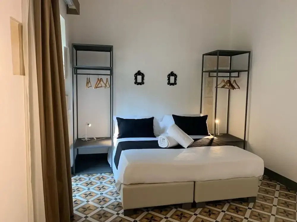 Isabella di Castiglia Apartments