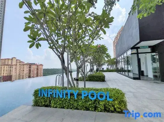 Skyblue 2 Rooms Apartment, 4+2 Pax @ Urban Suites